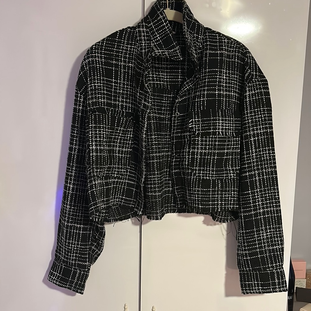 H&M black and white cropped jacket